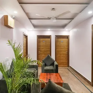 Hotel Oyo Aqua Near Omaxe Celebration Mall